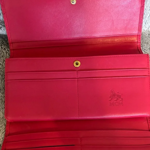 Authentic Vintage MCM Fuchsia Continental Wallet with Gold Accents and COA - Picture 7 of 16